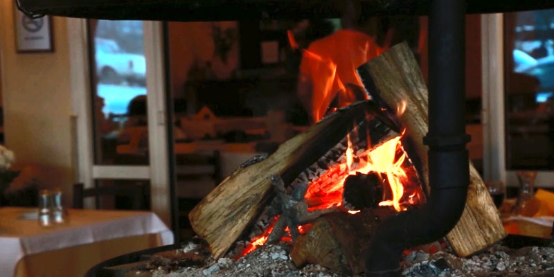 Ταβέρνα Καρατζοβίτισσα στα Λουτρά Πόζαρ
